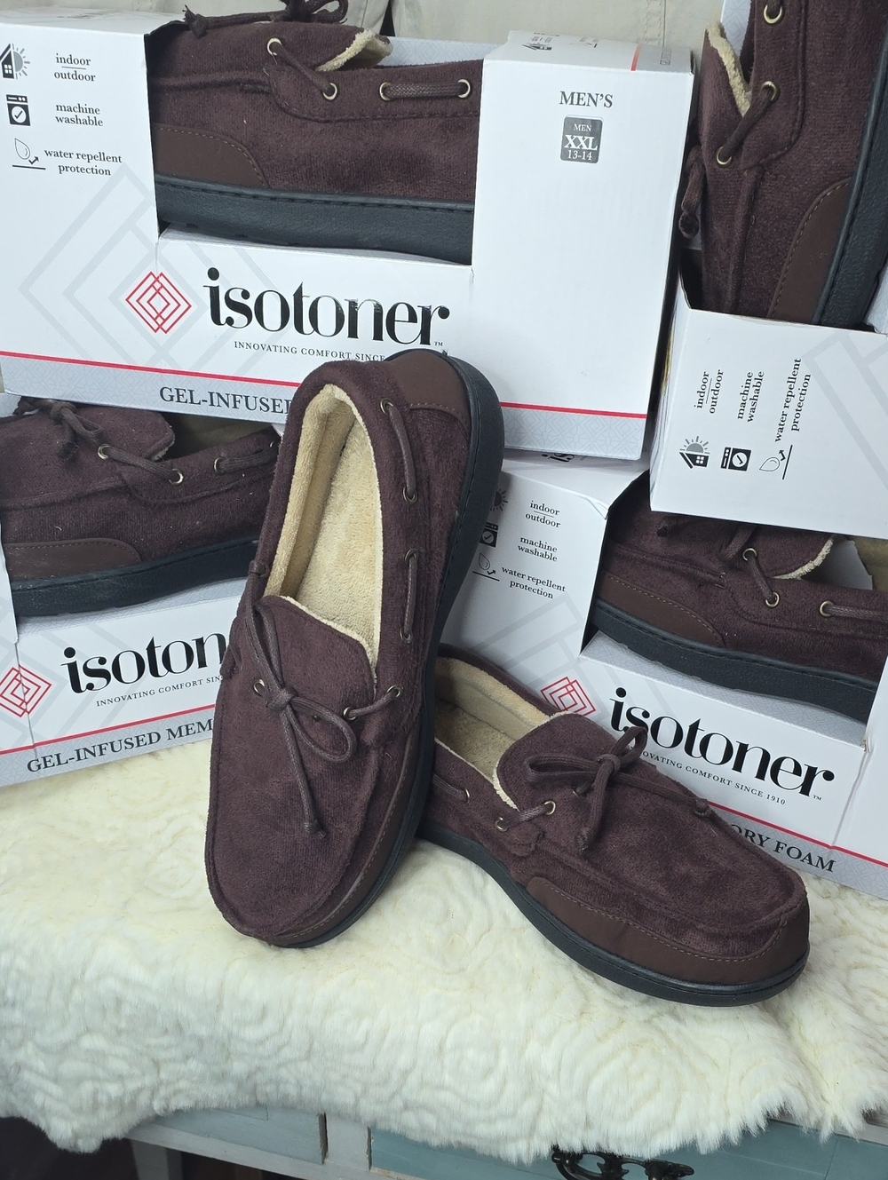 Isotoner Men’s Dark Chocolate Or Gray Suede Moccasin Sttle Slippers Numerous